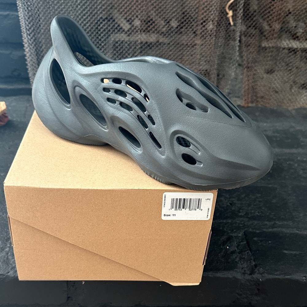 Yeezy onyx Foam Runner - worn once